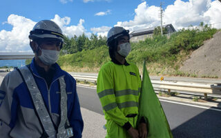 役員パト 上信越自動車道下り線走行車線規制（佐久営業所）