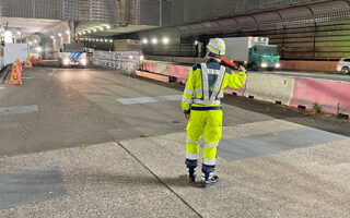 安全パトロール 外環道外回り追越車線規制（吉祥寺営業所）