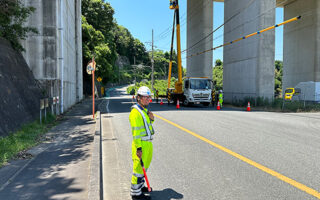 安全パトロール 県道513号線上下線片側交互通行規制（神戸西営業所）