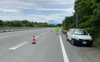 安全パトロール 中央自動車道下り線左2車線規制（甲府営業所）