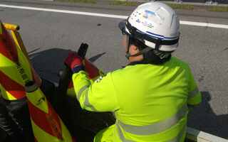 設置パトロール 上信越自動車道上り線走行車線規制（佐久営業所）