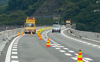 所長パトロール 中央自動車道下り線追越車線規制（大月営業所）