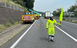 安全パトロール 中央道上り線走行車線規制（多治見営業所）