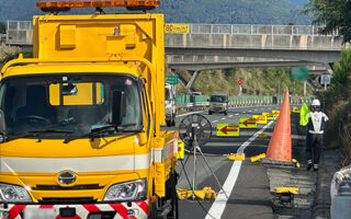 安全パトロール 関越自動車道上り線走行車線規制（太田桐生営業所）