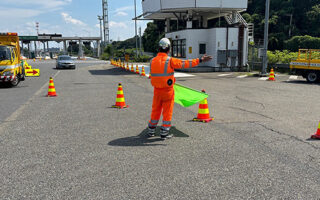 安全パトロール 中央自動車道下り線通行止（八王子維持営業所）