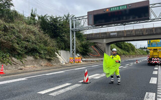 安全パトロール 東関東自動車道追越車線規制（千葉営業所）