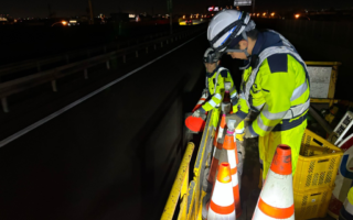 道央自動車道上り線走行車線規制（札幌営業所）