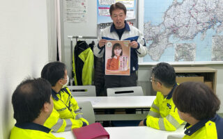 安全パトロール 関越自動車道上り線走行車線規制（所沢営業所）