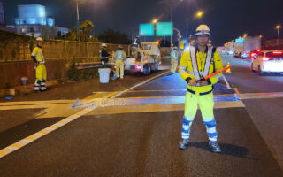 所長パトロール 東名高速道路上り線走行車線規制（八王子維持営業所）