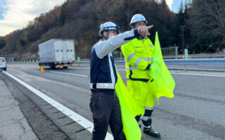 安全パトロール 中央自動車道上り線走行車線規制（諏訪営業所）