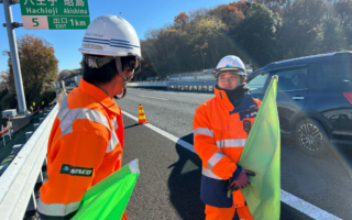 営業所パトロール 中央自動車道下り線路肩規制（八王子維持営業所）