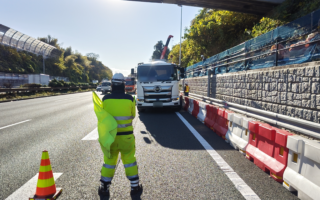 営業所パト 東名高速道路上り線付加車線規制（横浜町田営業所）